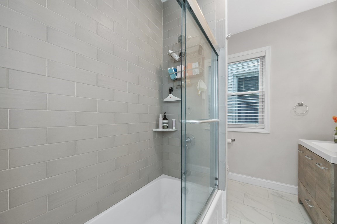 459 Meridian St # A Property Photo 18