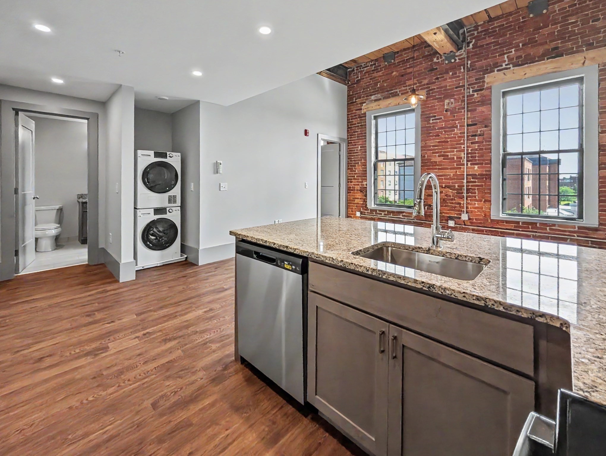 90 Grove St # 408 Property Photo 1