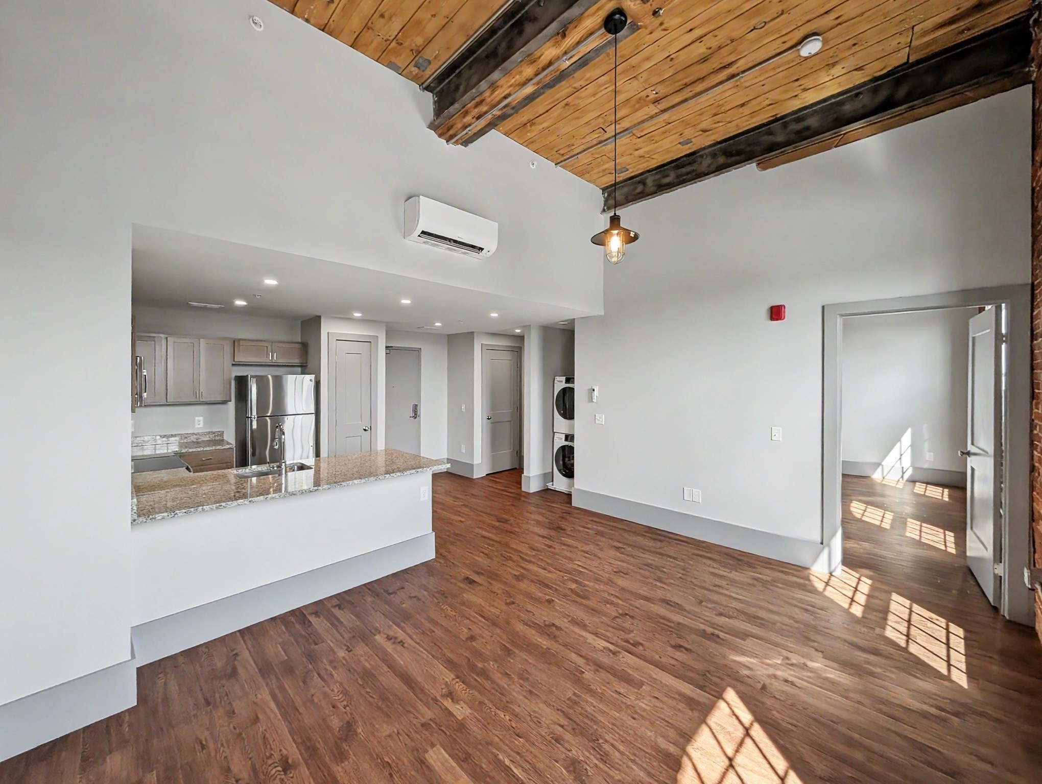 90 Grove St # 408 Property Photo 3