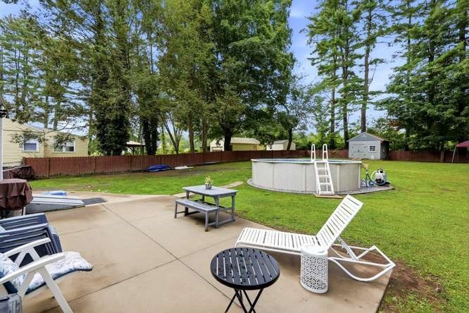 386 Parker St Property Photo 11