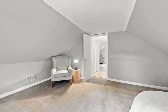 386 Parker St Property Photo 28