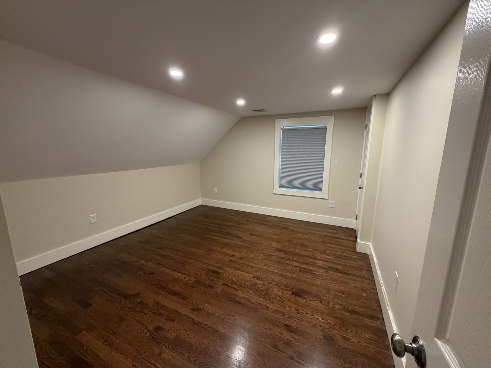 150 W Jersey Street Property Photo 4