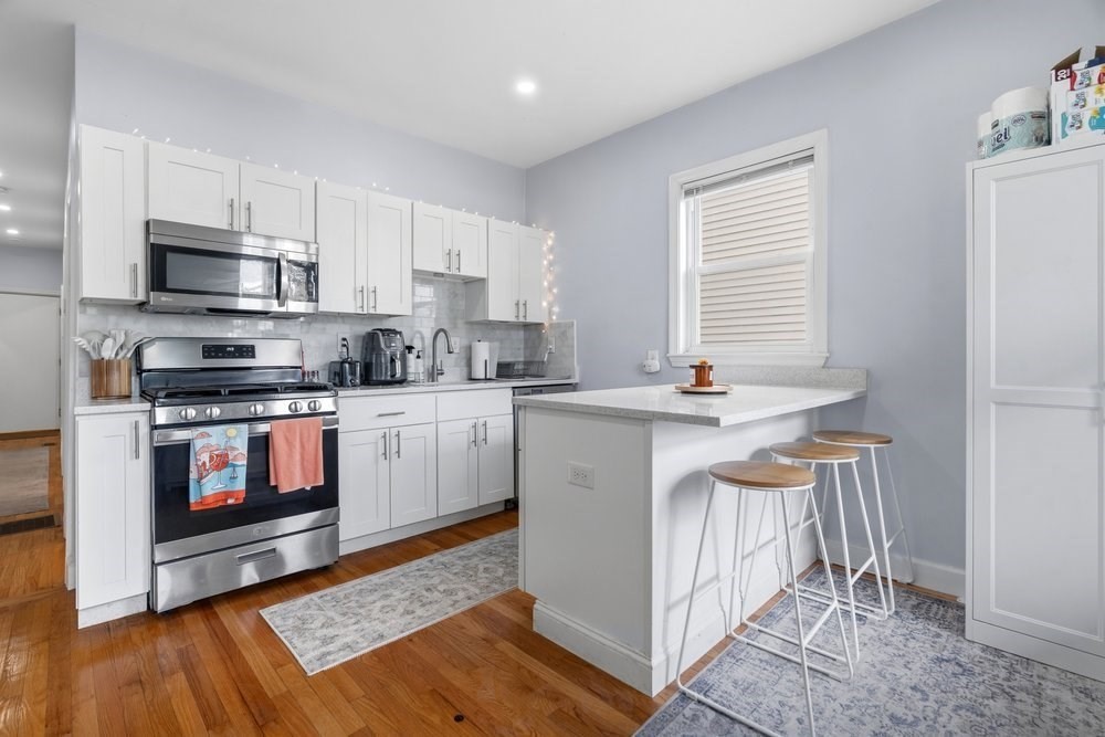 130 Boston St Property Photo 2