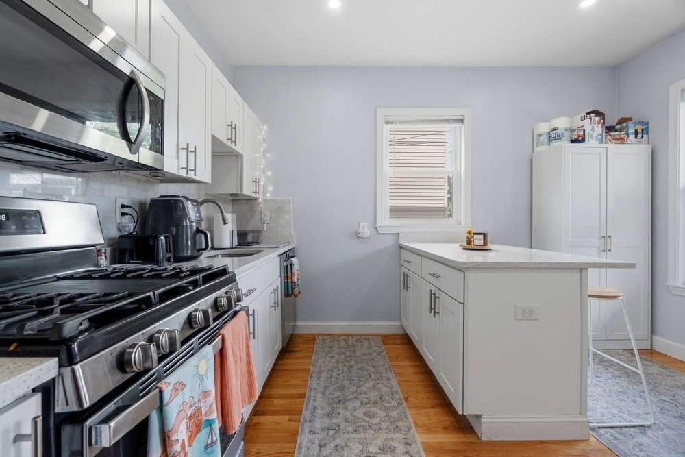 130 Boston St Property Photo 3