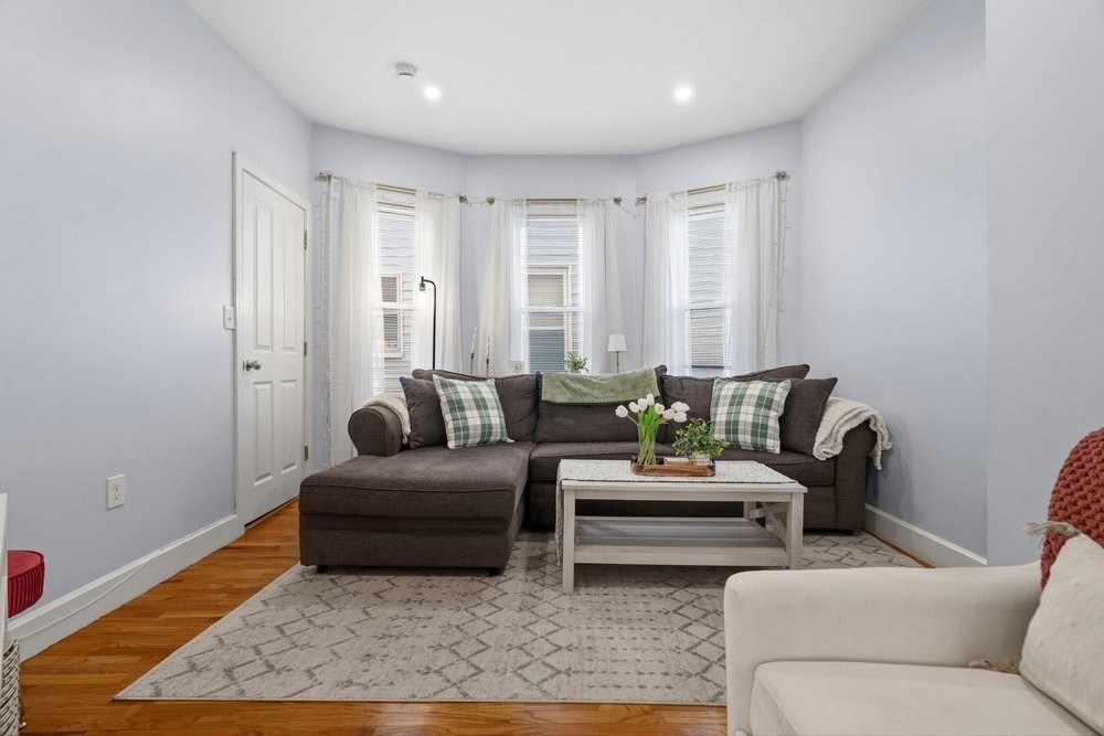 130 Boston St Property Photo 5