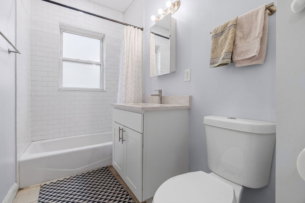 130 Boston St Property Photo 9