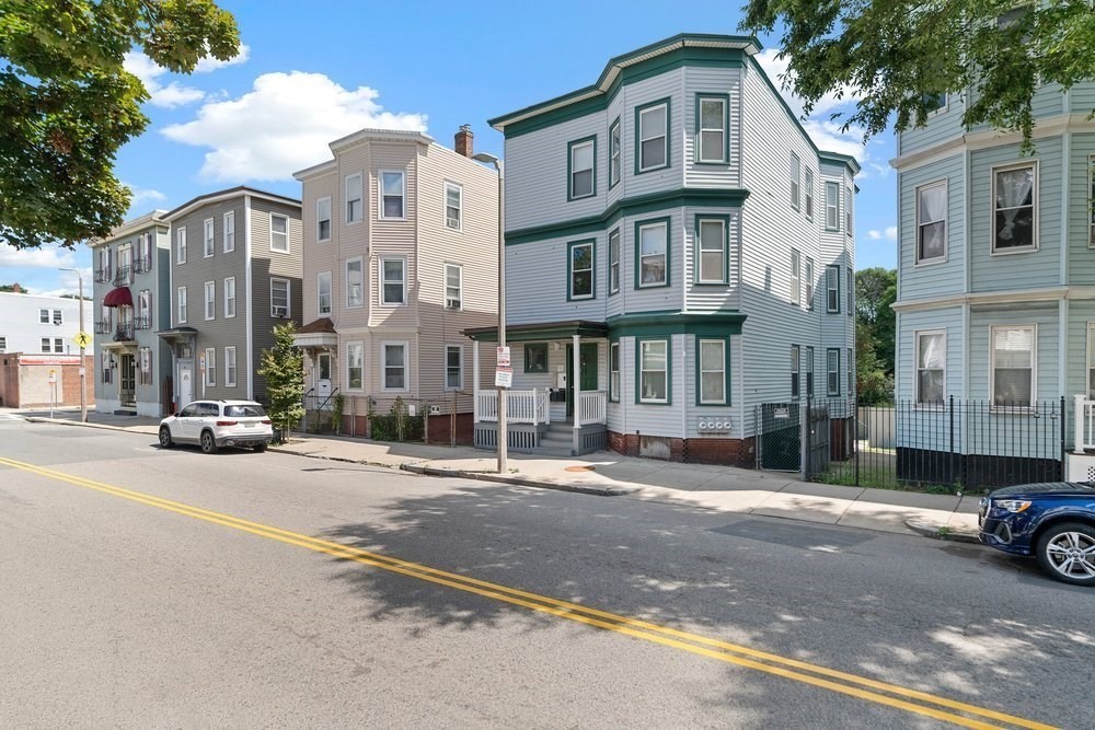 130 Boston St Property Photo 28