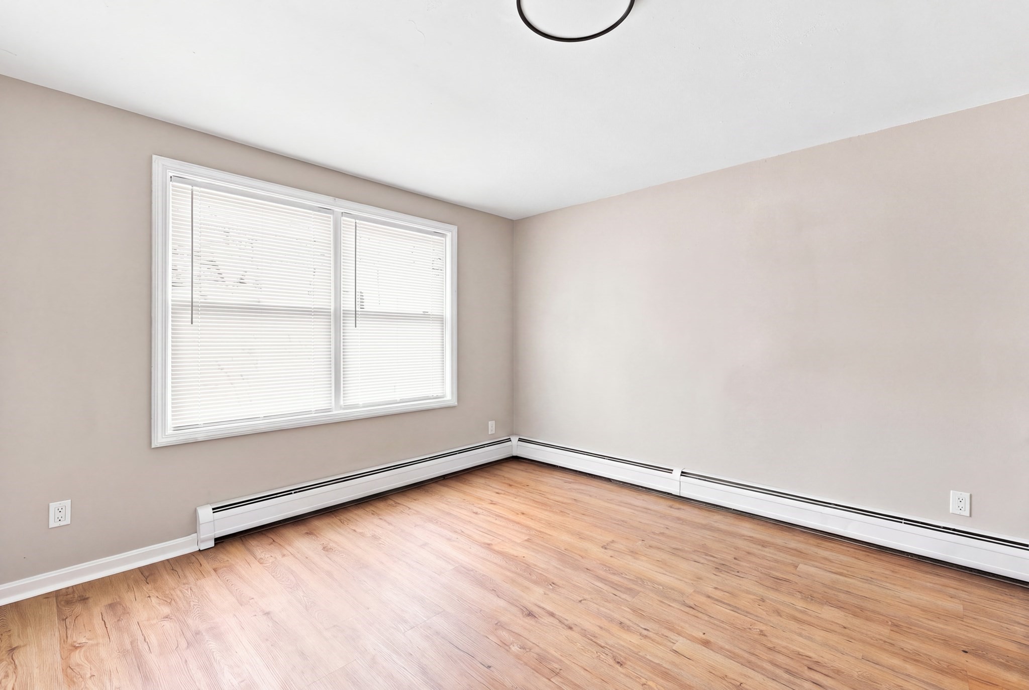 62 N Main St Property Photo 15