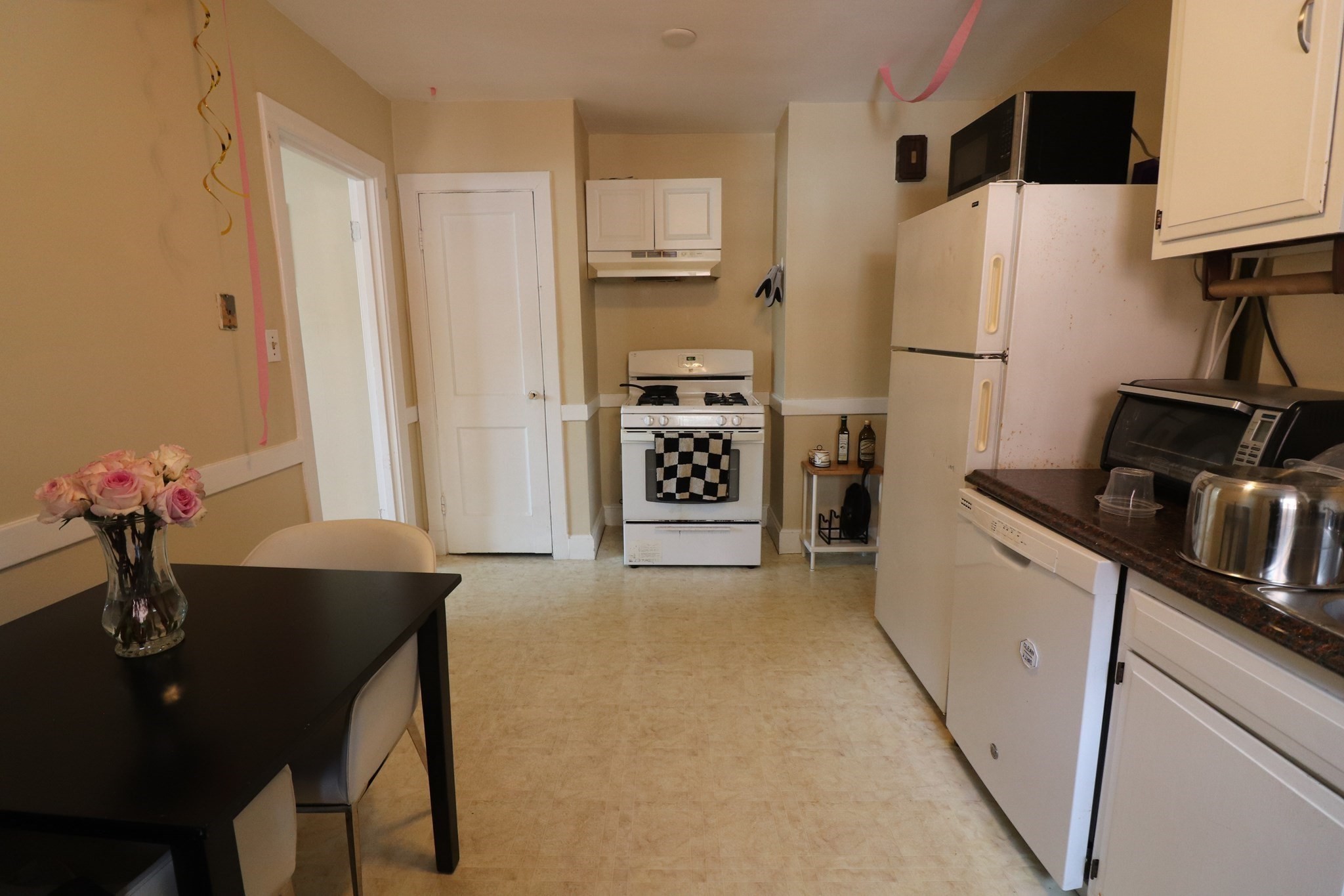 34 Beechcroft St # 2 Property Photo 8