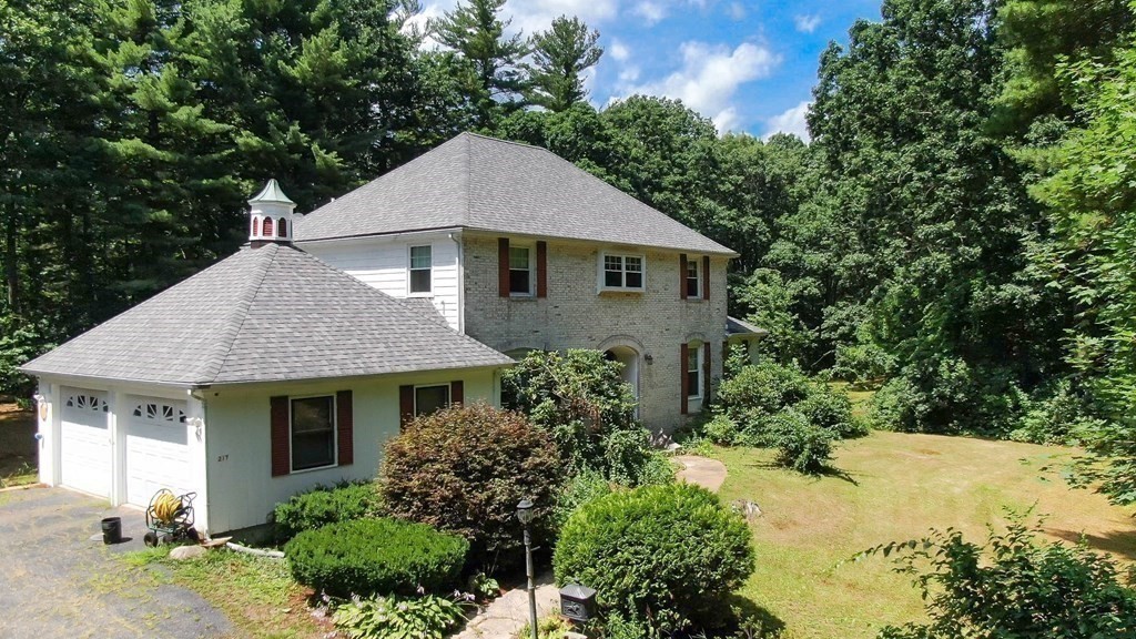 217 Grove St Property Photo 2