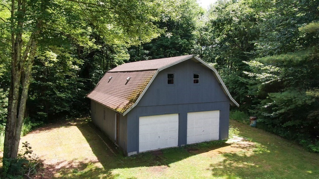 217 Grove St Property Photo 8