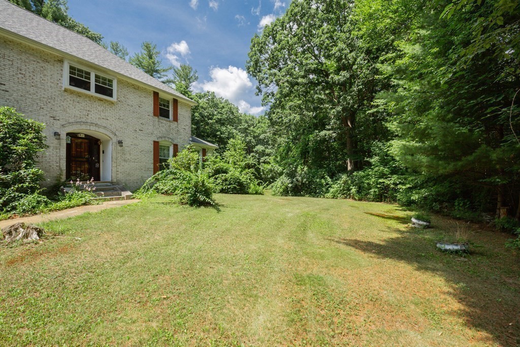 217 Grove St Property Photo 14