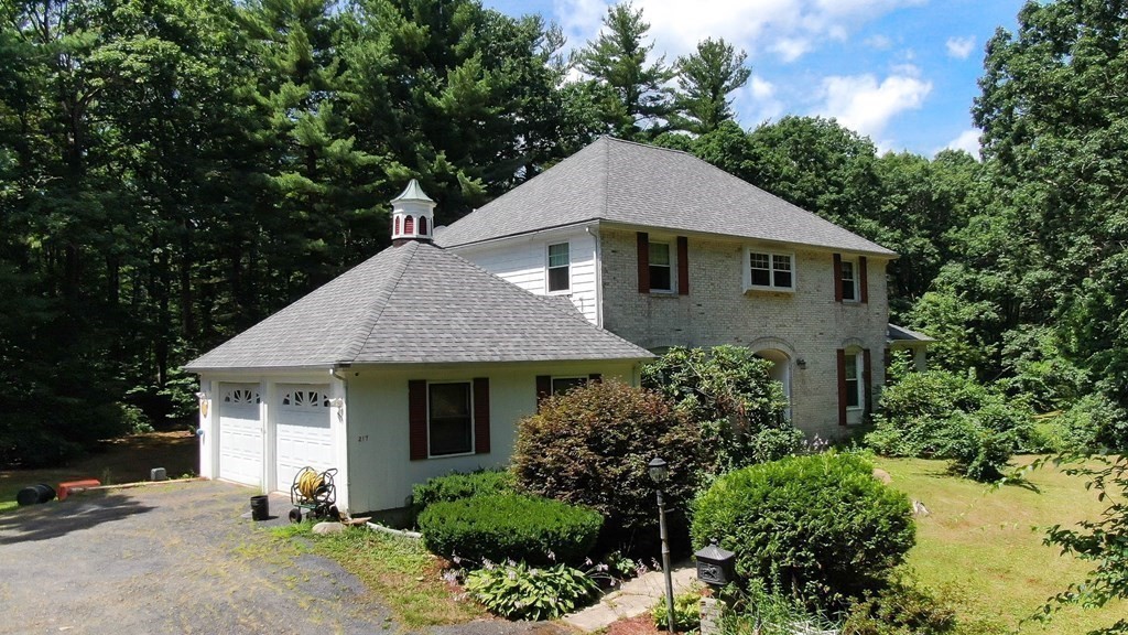 217 Grove St Property Photo 15