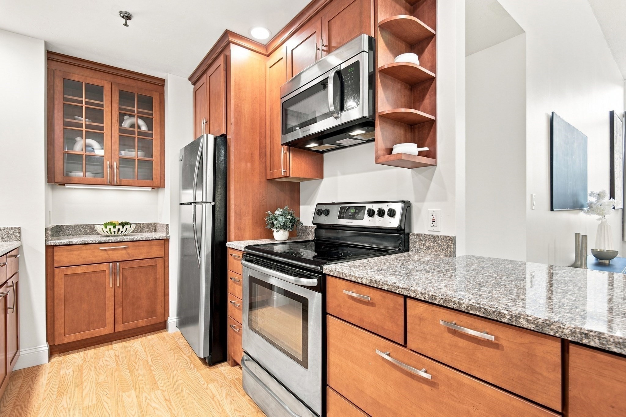 76 Elm St # 107 Property Photo 3