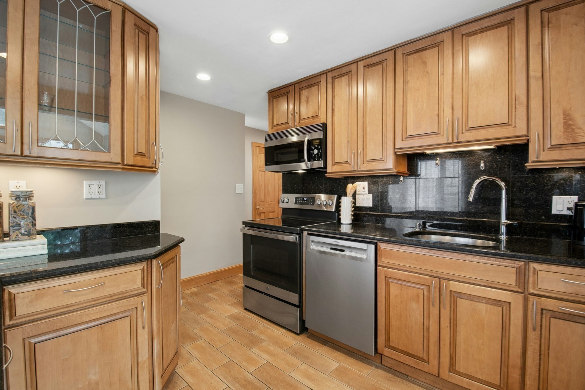22 Westlund Rd Property Photo 15