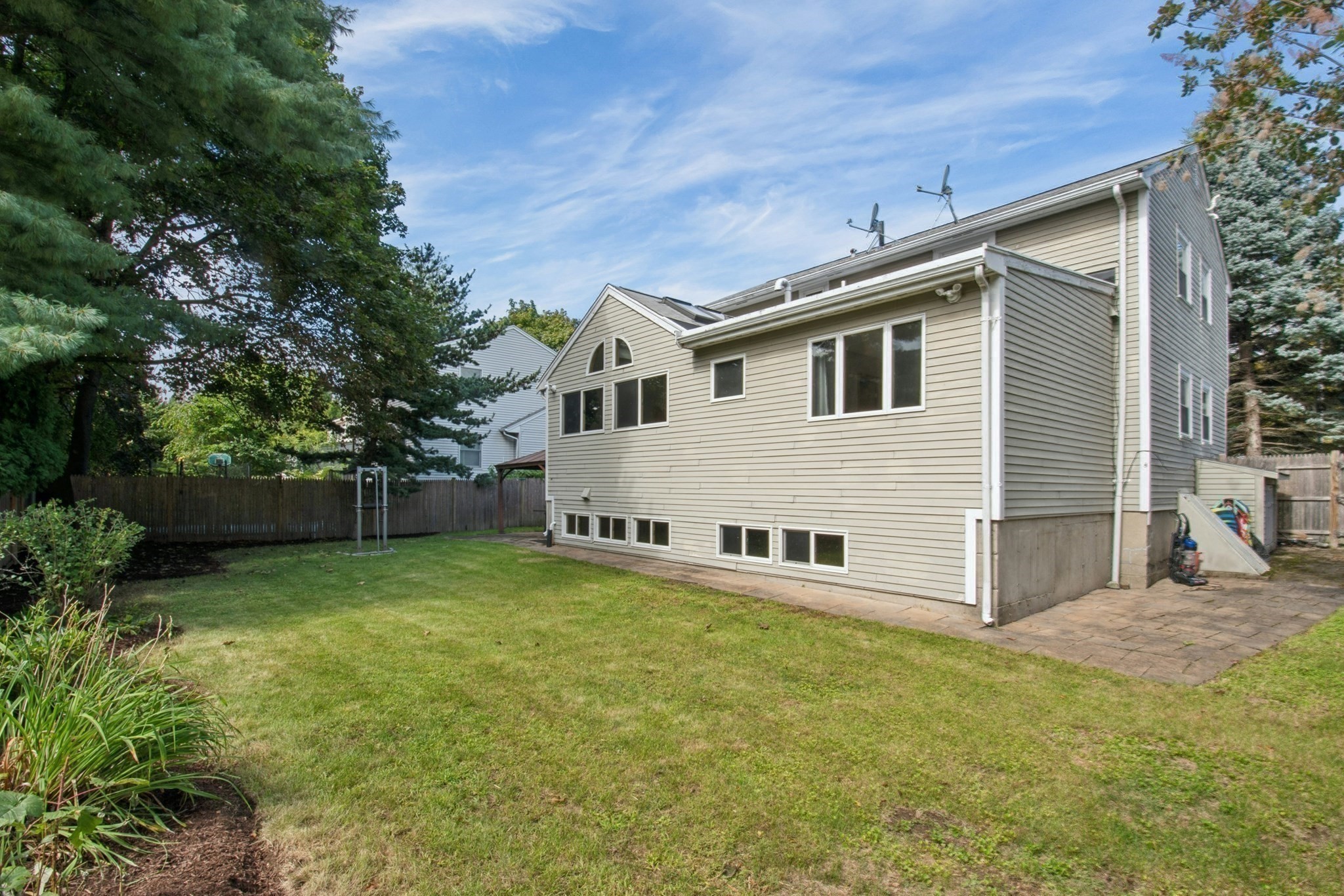 22 Westlund Rd Property Photo 37