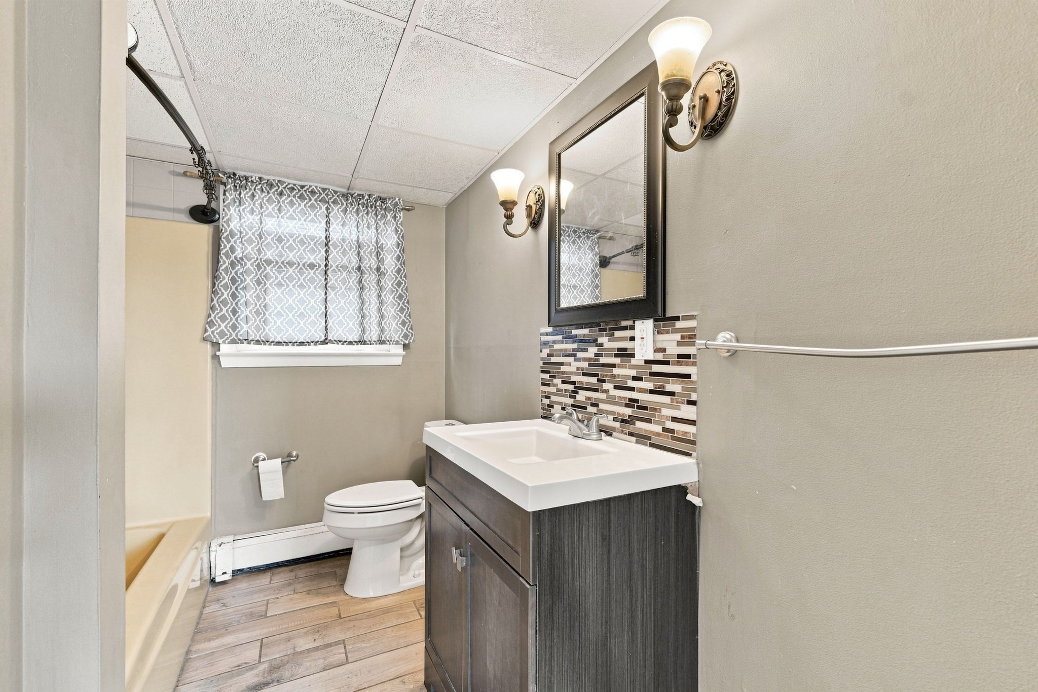 243 Robeson St # 3 Property Photo 5