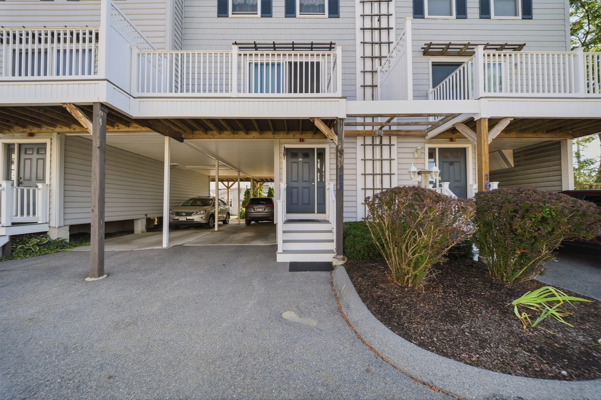 219 Beach Rd # 15 Property Photo 8