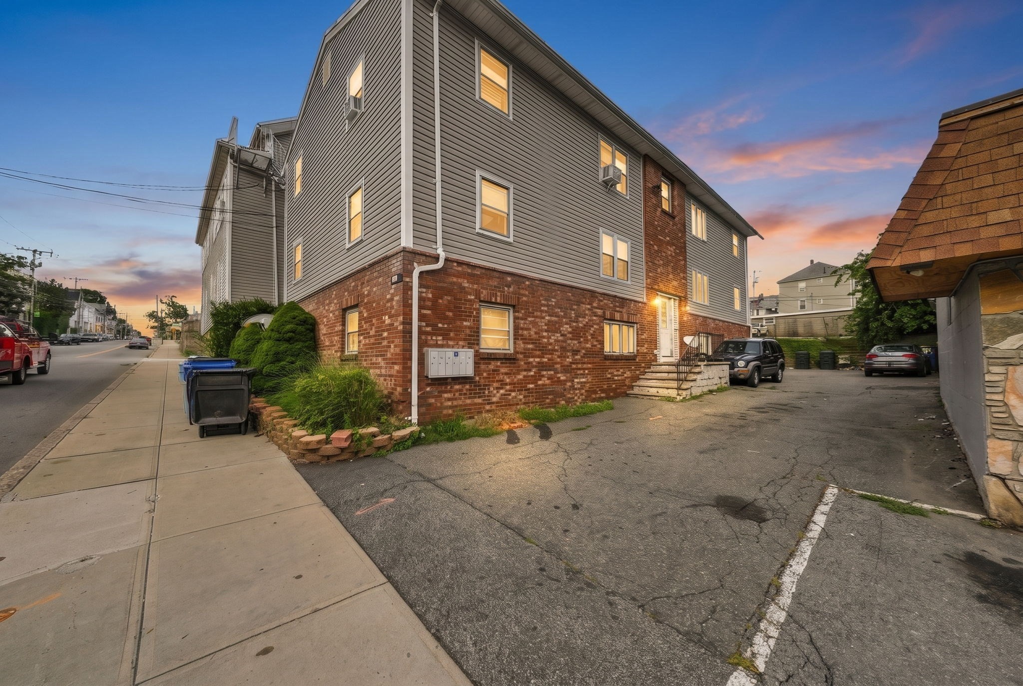 243 Robeson St # 6 Property Photo 2