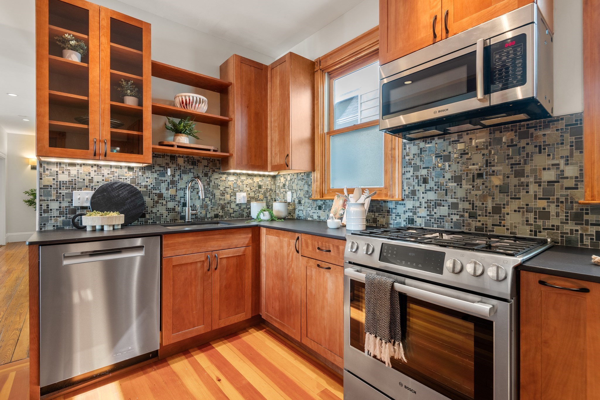 9 Varney St # 2 Property Photo 5