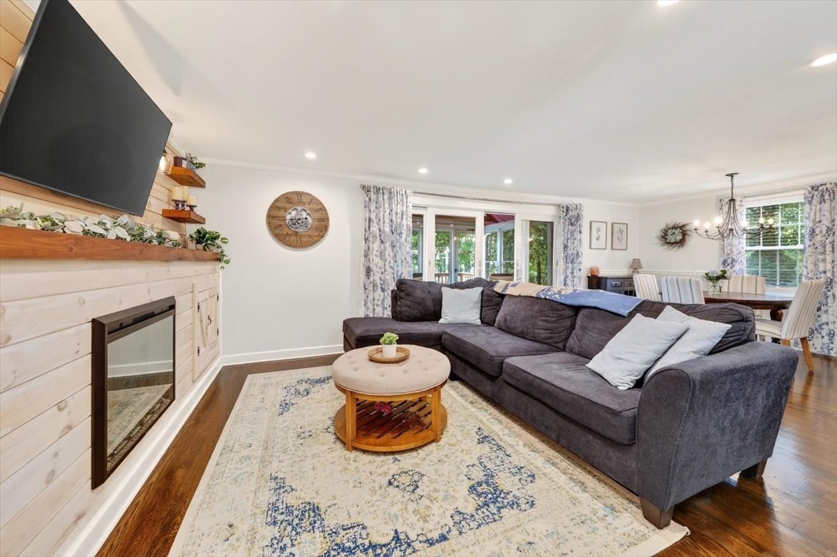 15 Donna Rd Property Photo 4