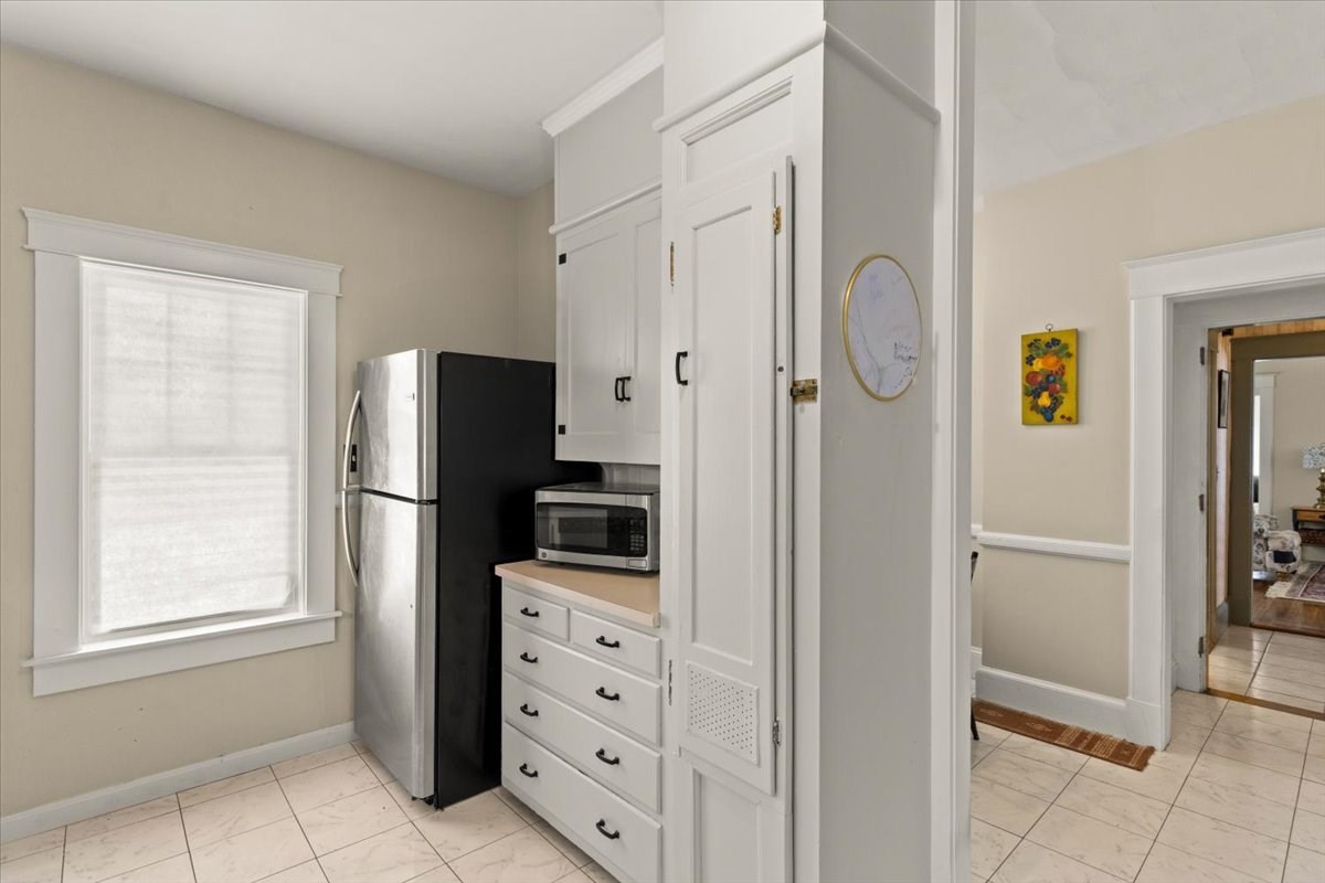 53 Ashland St Property Photo 6