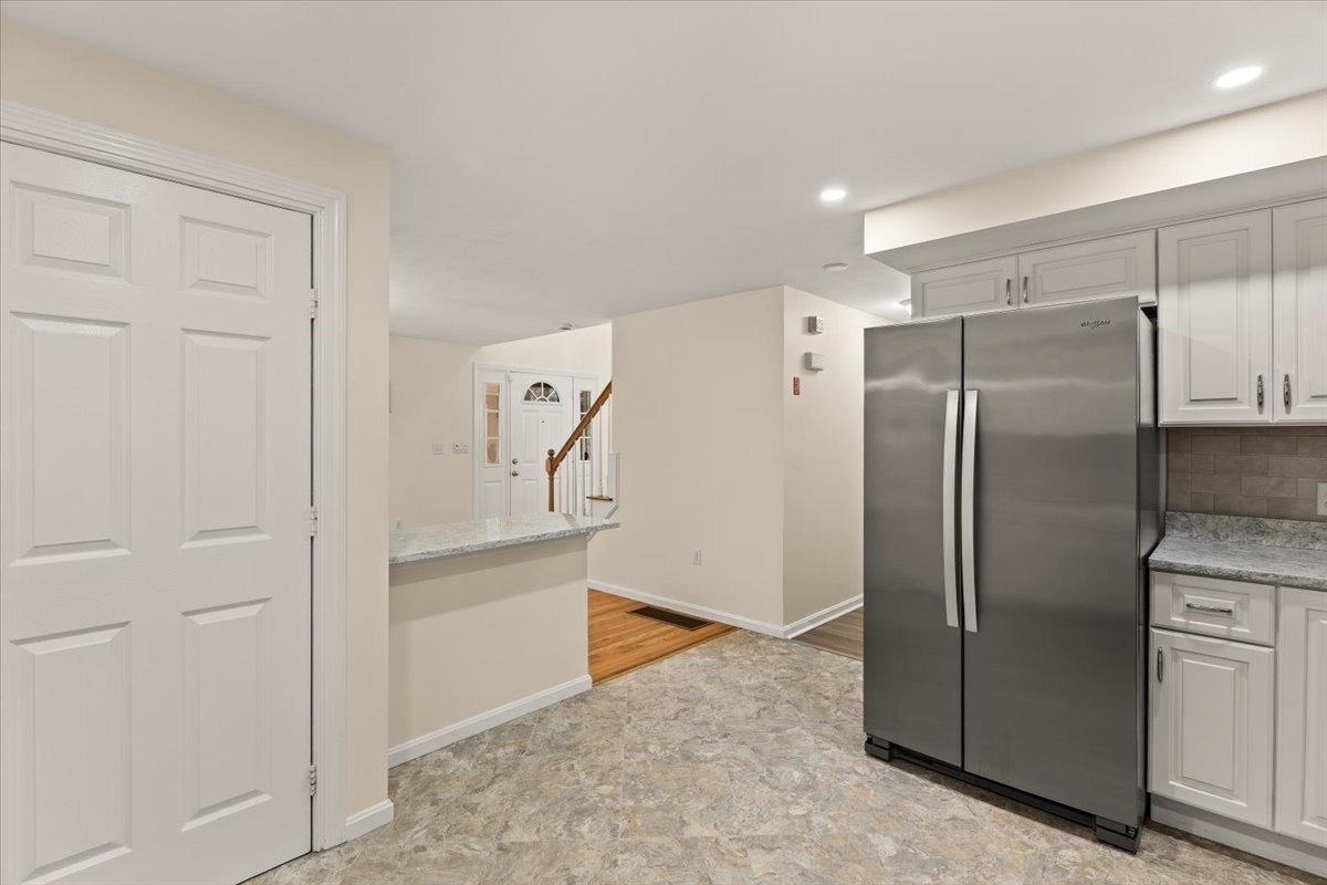 275 Plain Street Property Photo 7