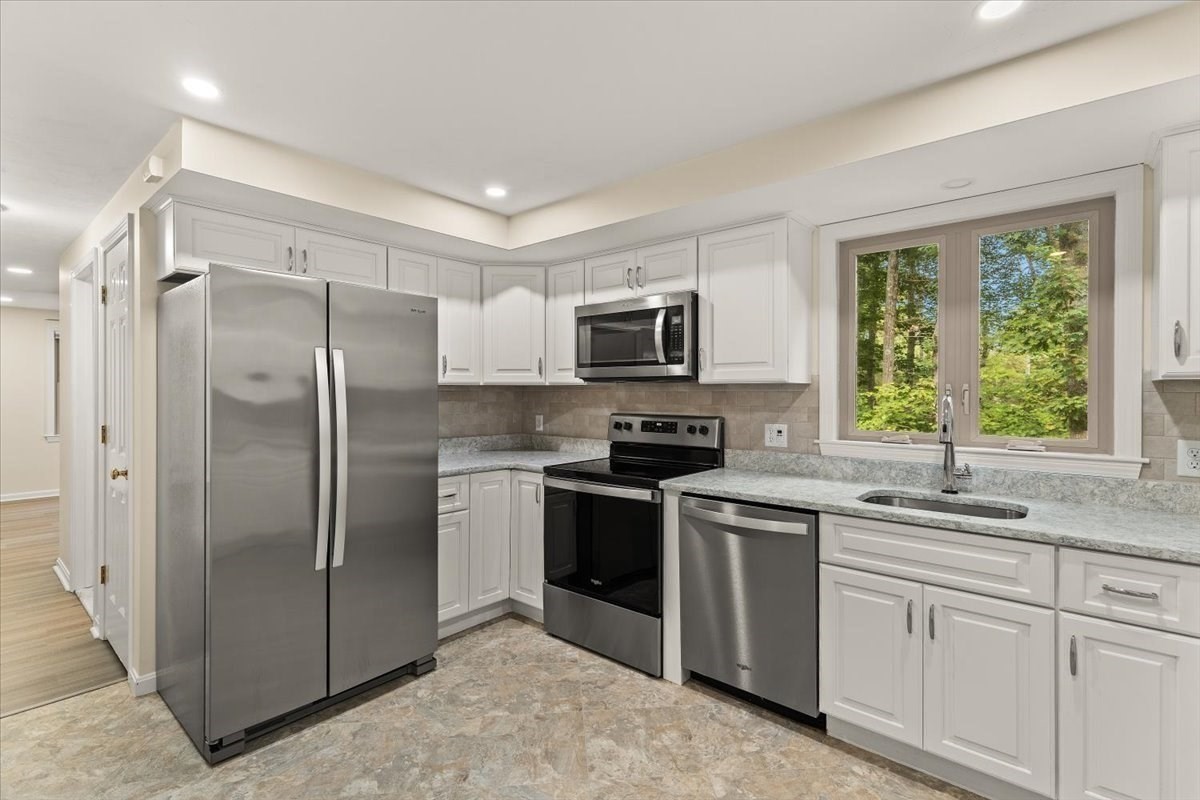 275 Plain Street Property Photo 8