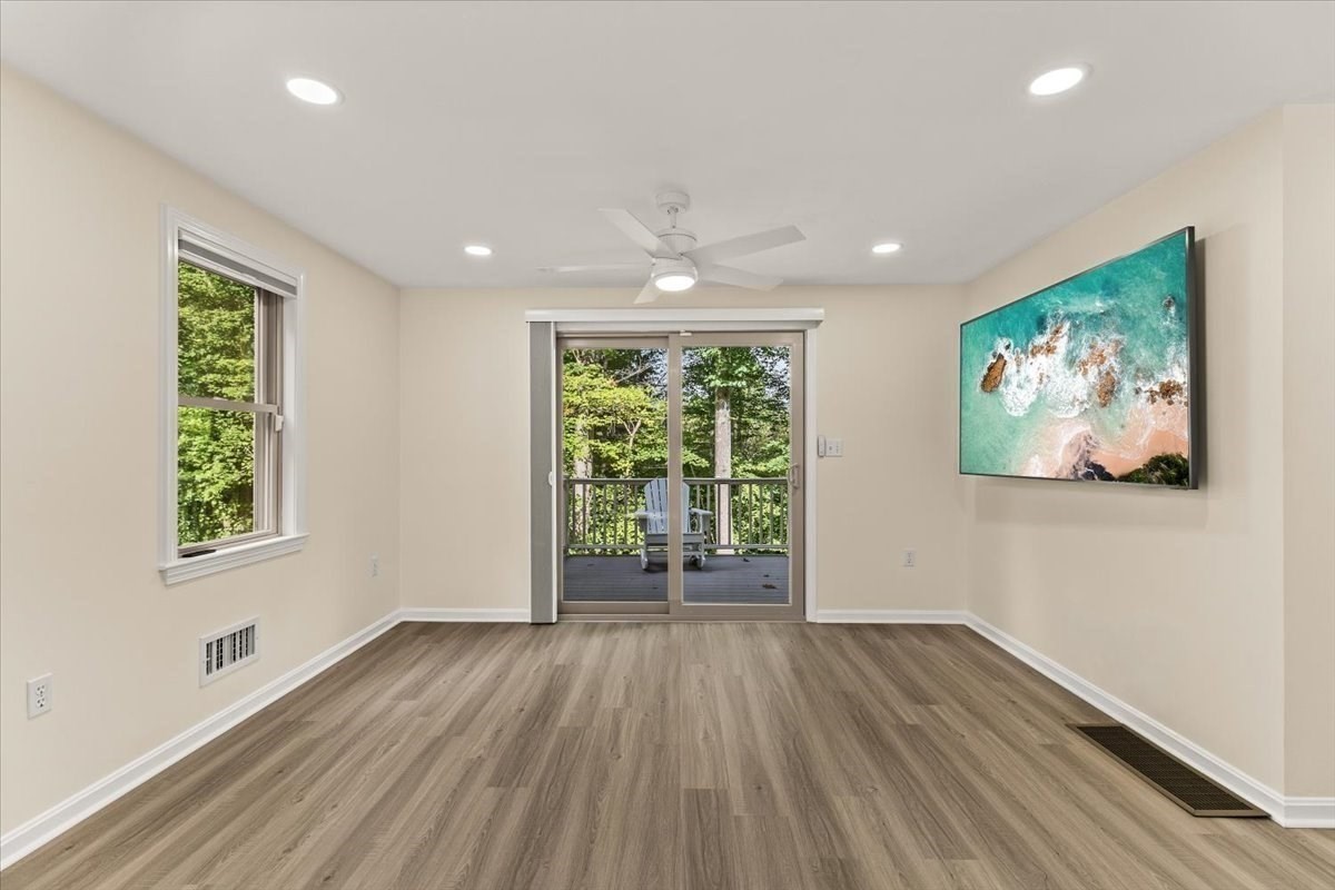 275 Plain Street Property Photo 15