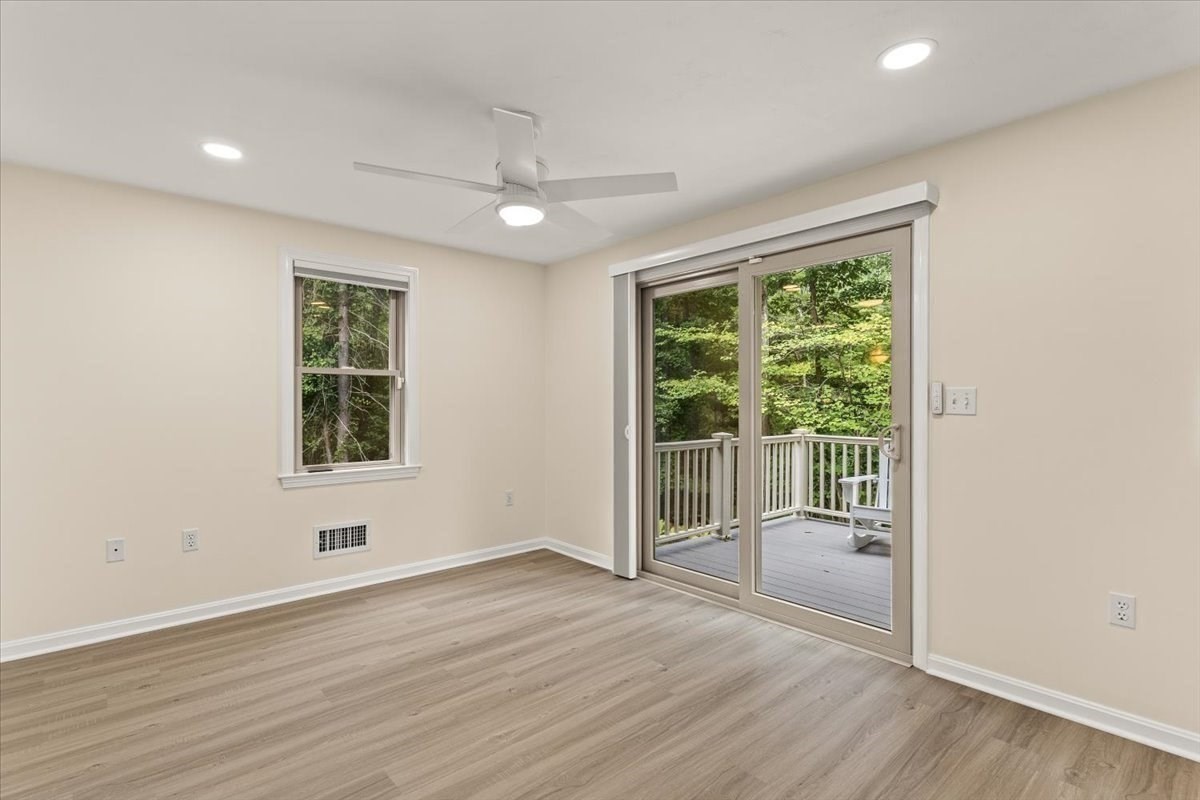 275 Plain Street Property Photo 20