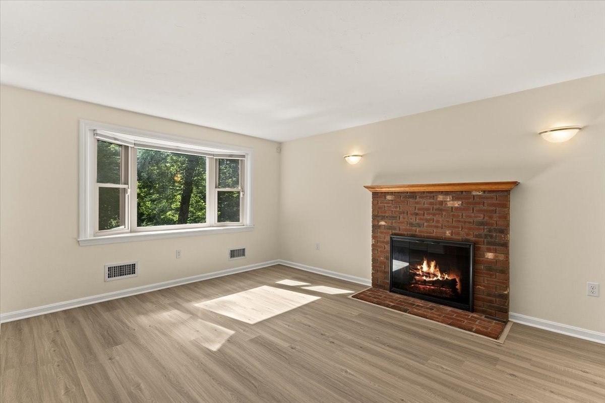 275 Plain Street Property Photo 23