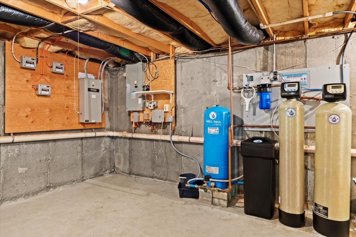 275 Plain Street Property Photo 40