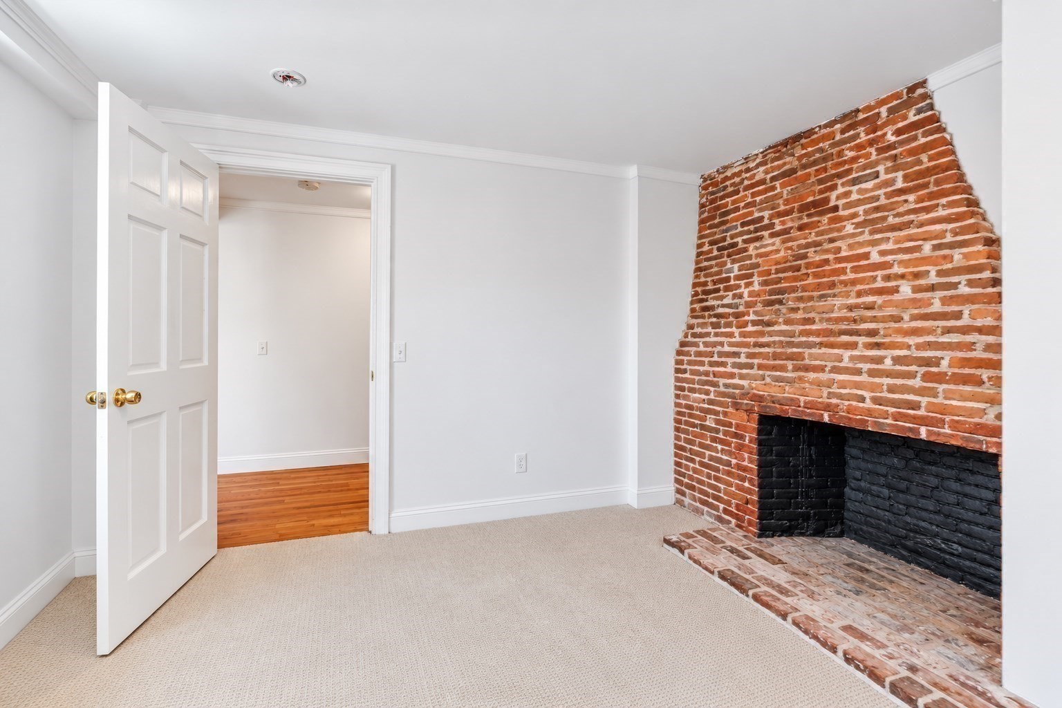 17 Bank St # D Property Photo 22