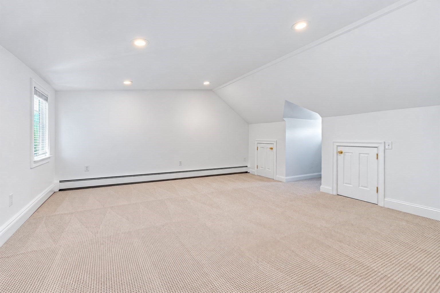 17 Bank St # D Property Photo 30