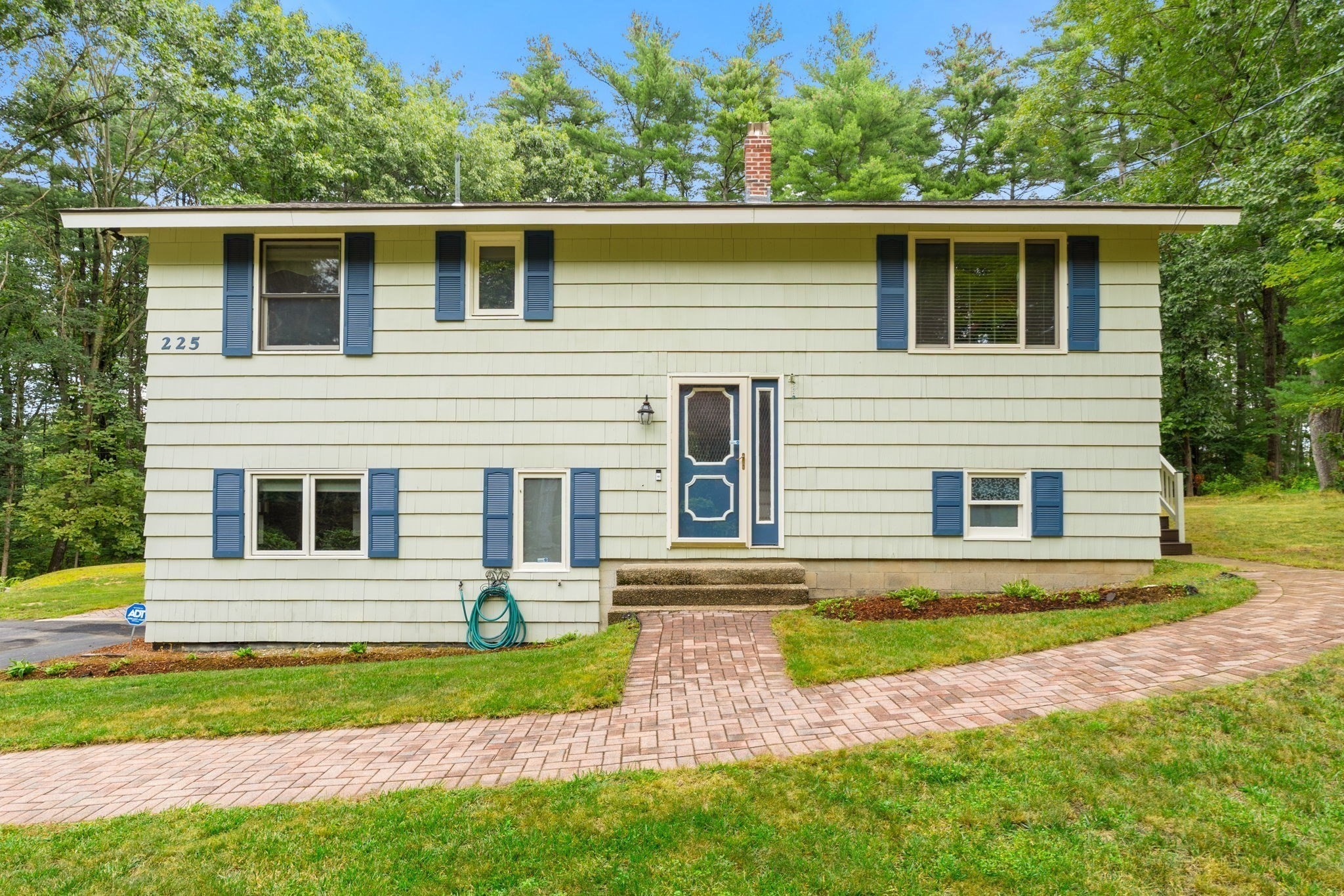 225 Taylor Rd Property Photo 1