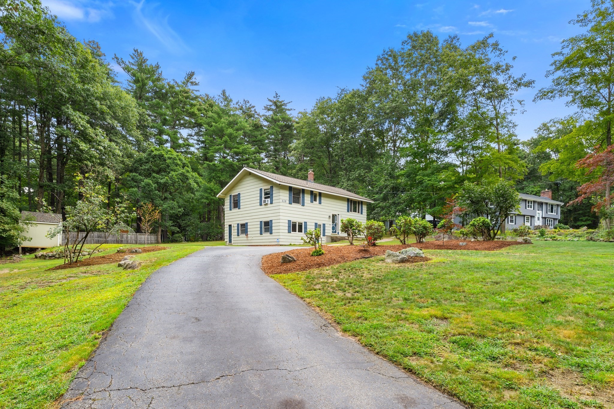 225 Taylor Rd Property Photo 3