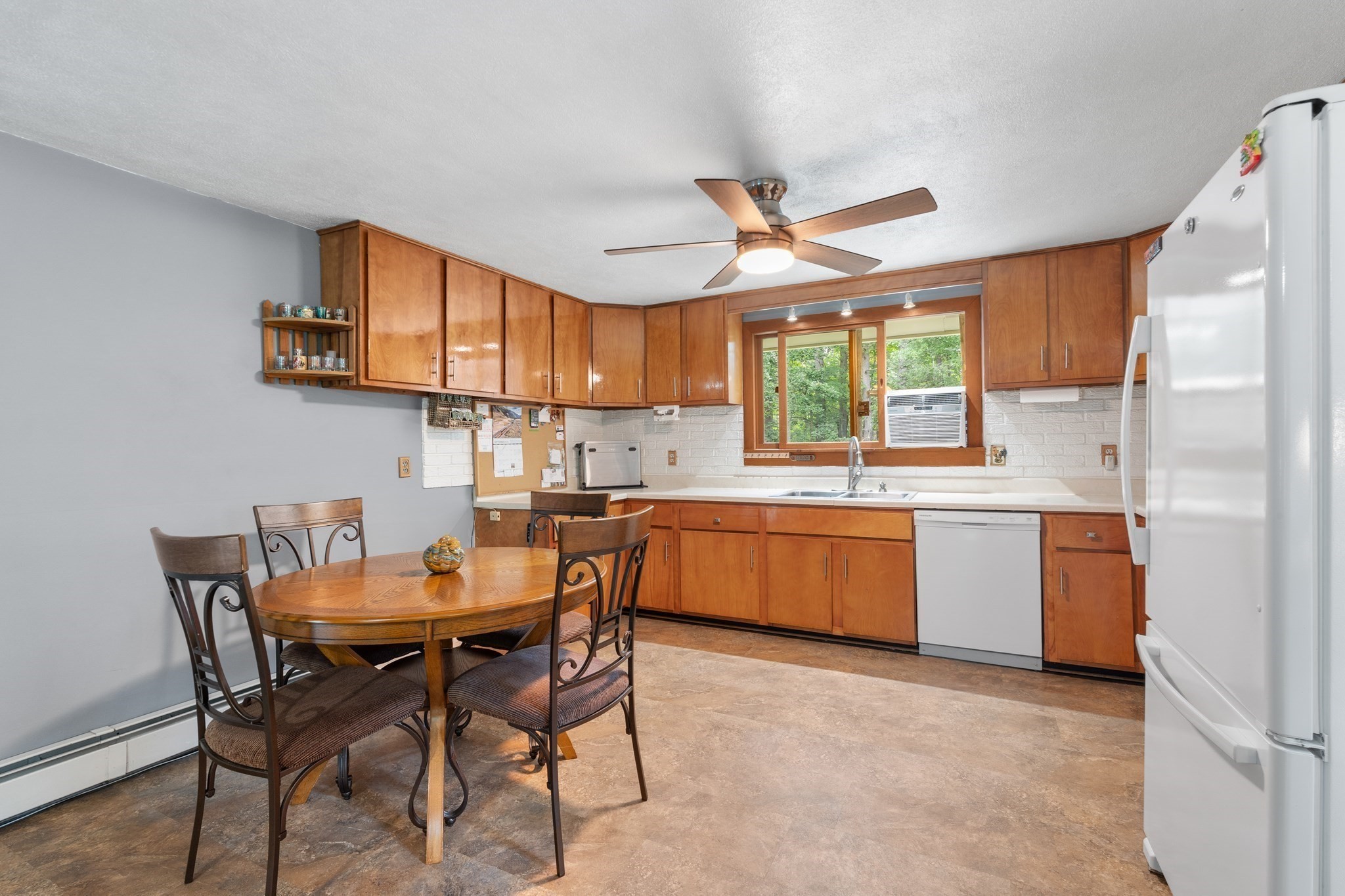 225 Taylor Rd Property Photo 11