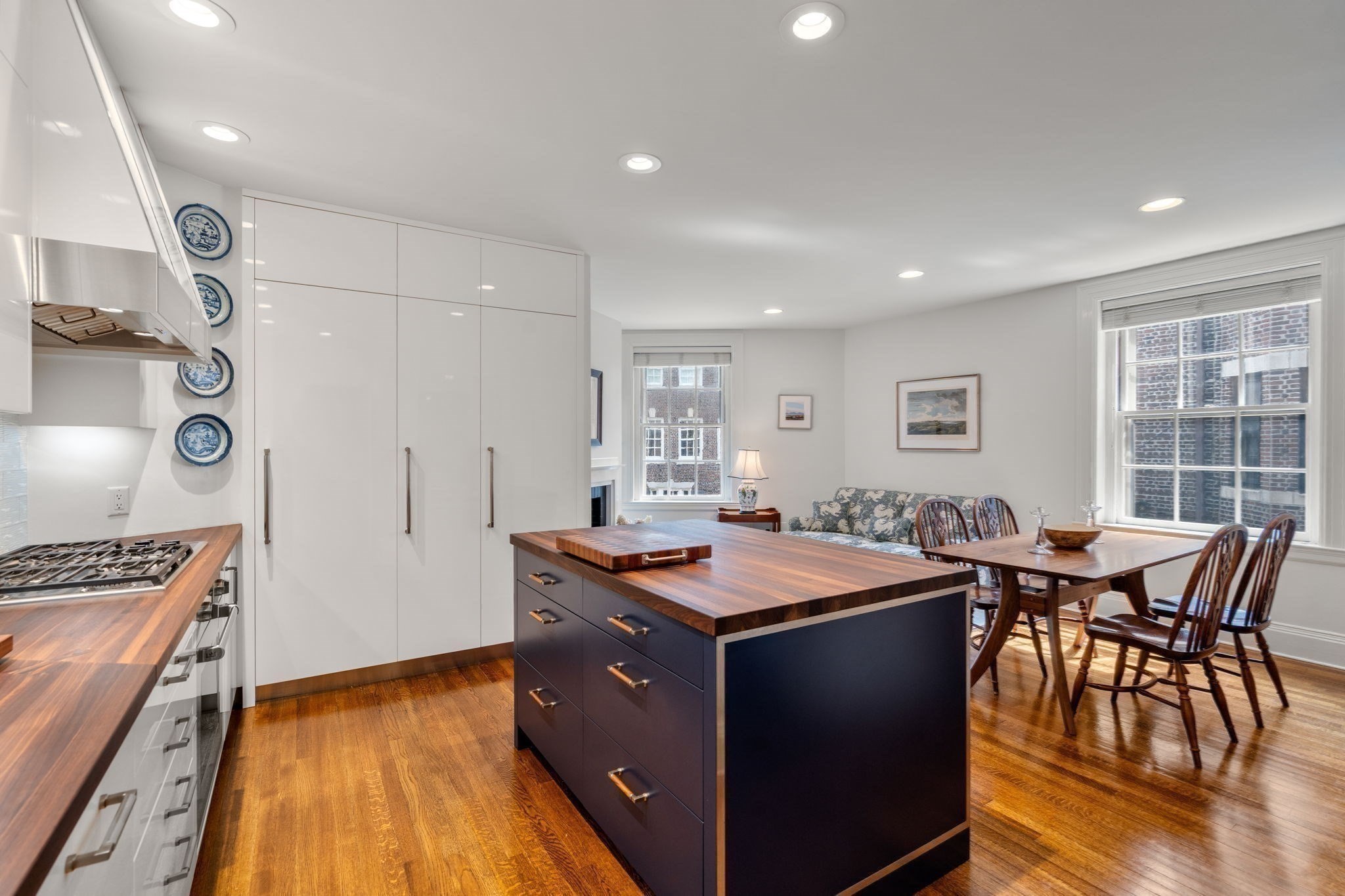 1 West Hill Place Property Photo 6
