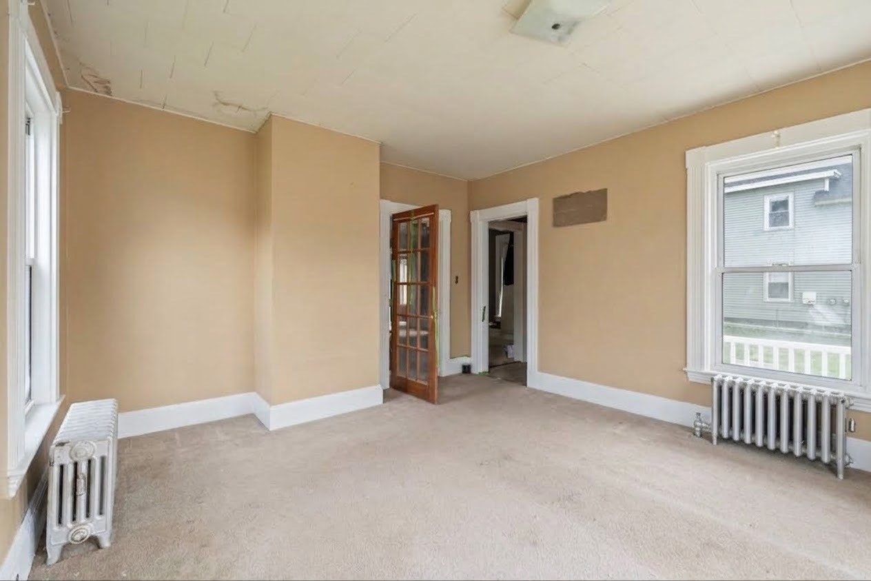 184 Groveland St Property Photo 10