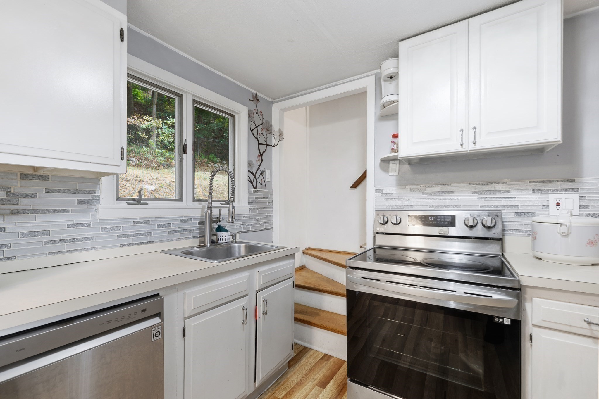 31 Endicott St. Property Photo 13