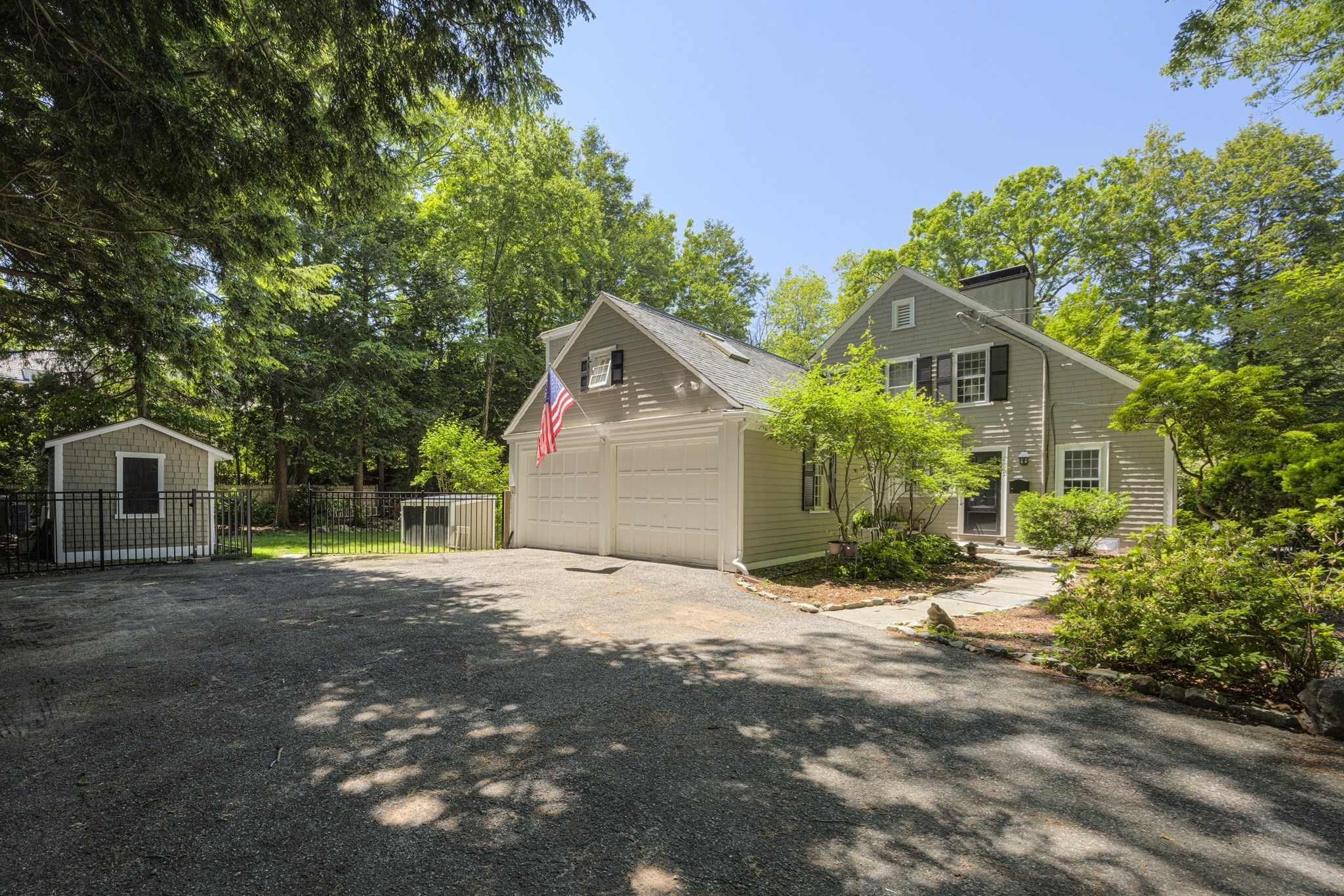 284 Woodland Road Property Photo 3