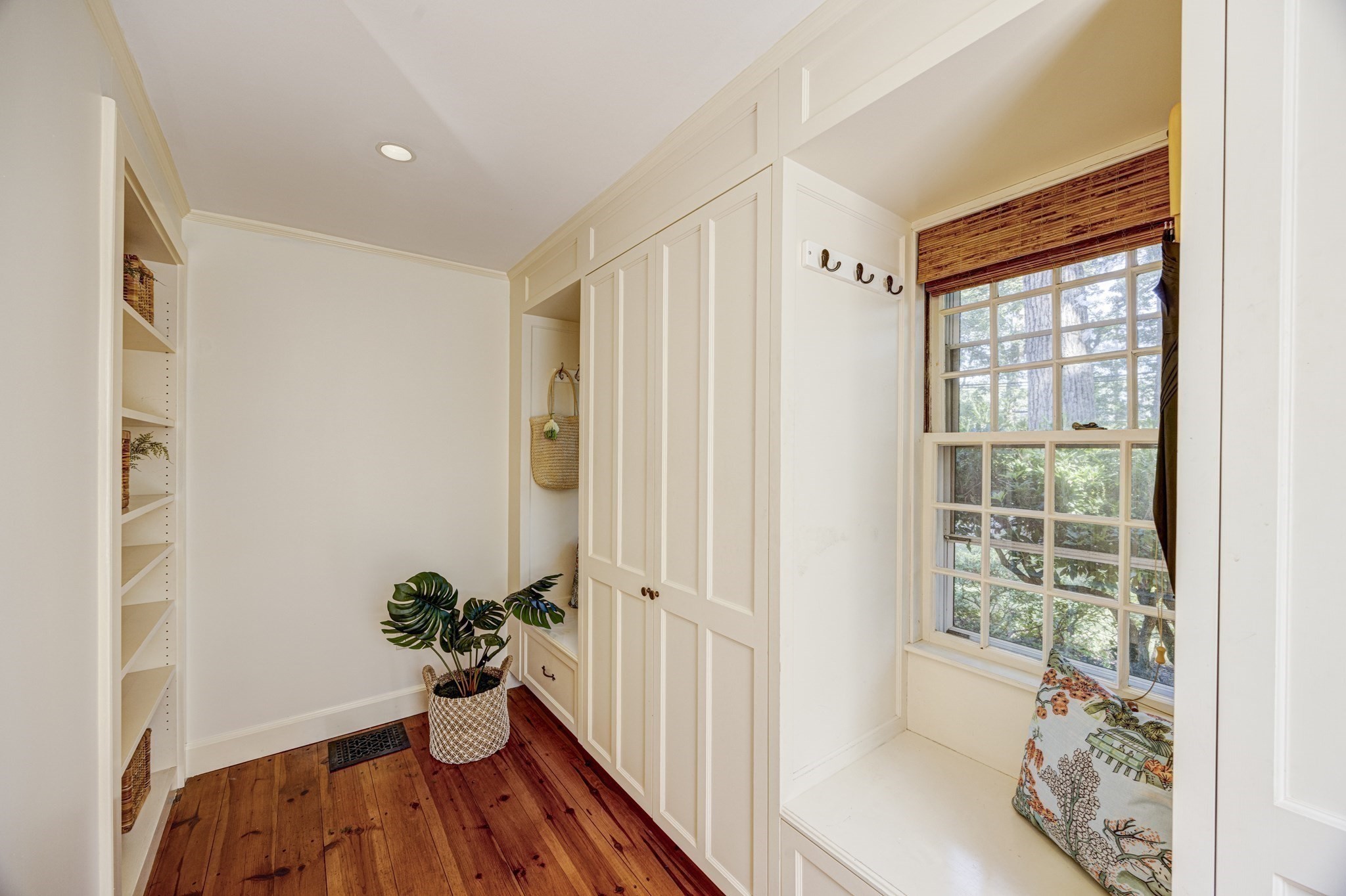 284 Woodland Road Property Photo 14