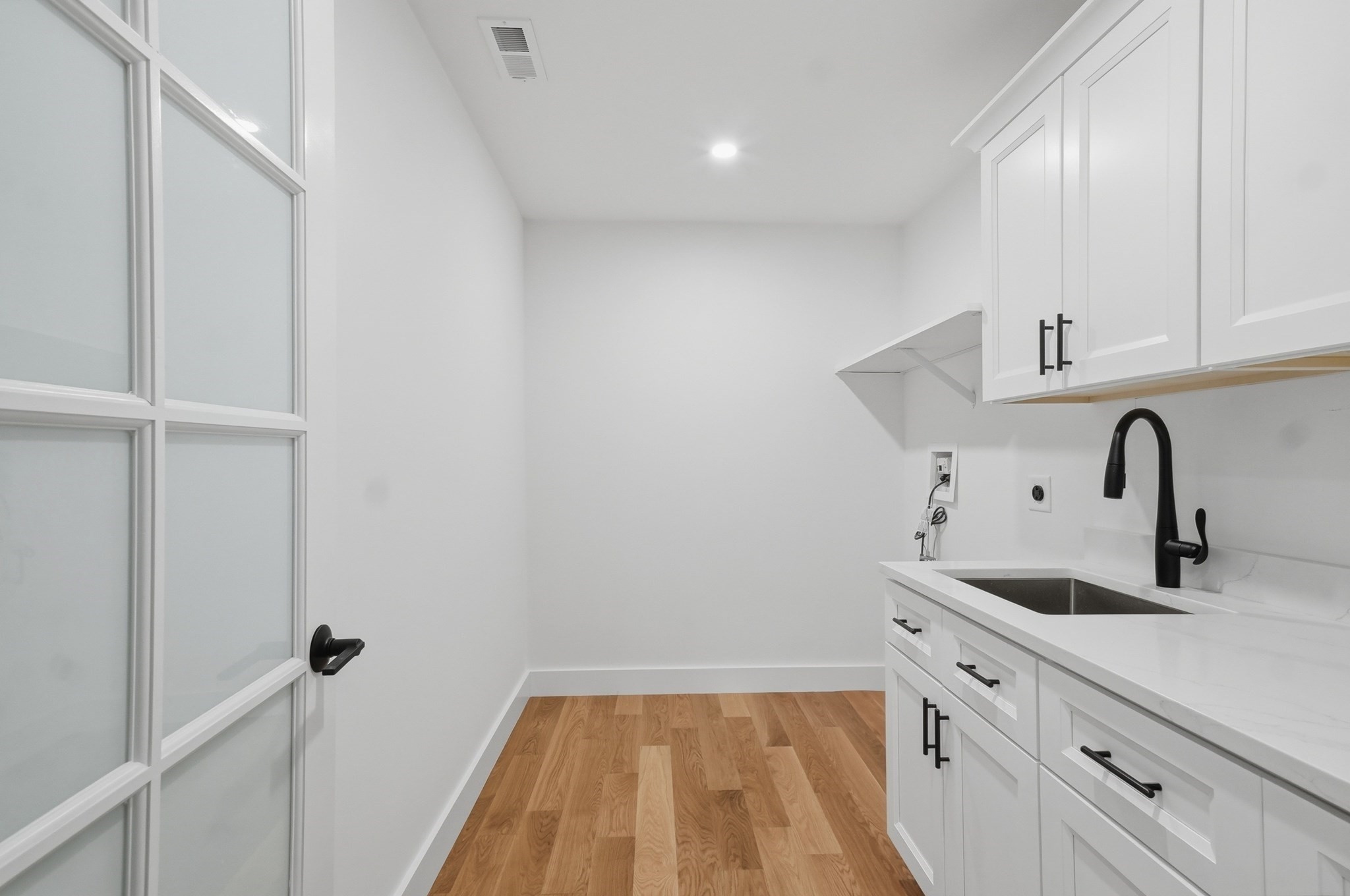 126 Green Street Property Photo 32