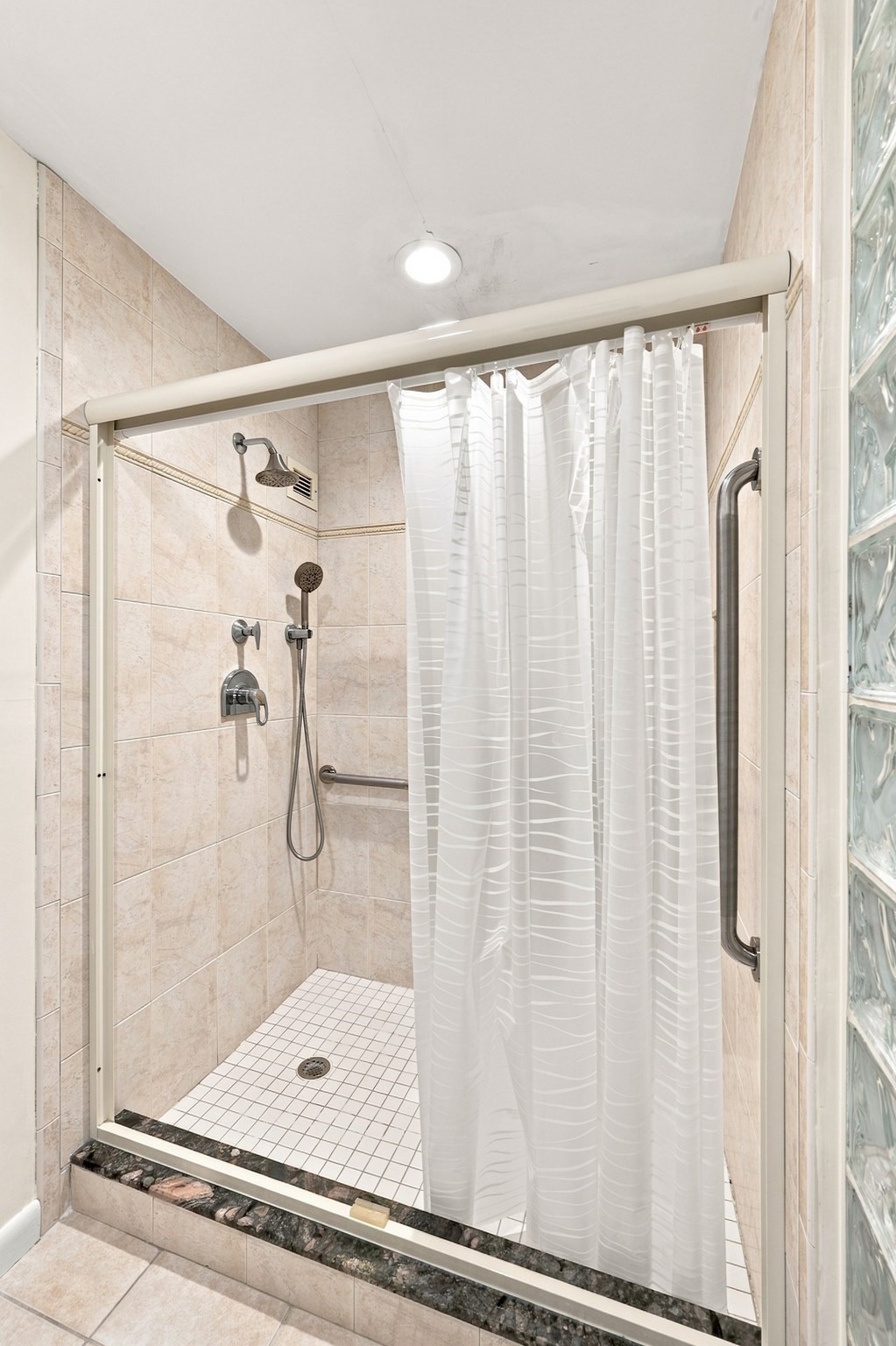 40 Village Rd # 1608 Property Photo 37
