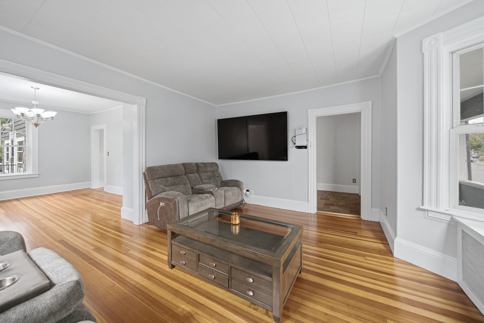 354 Essex Property Photo 10