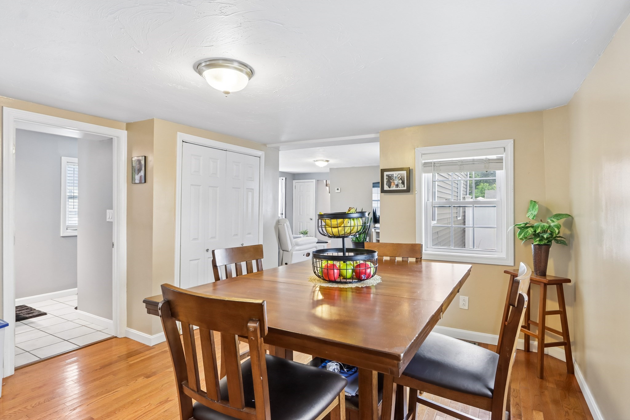 281 Washington St Property Photo 5