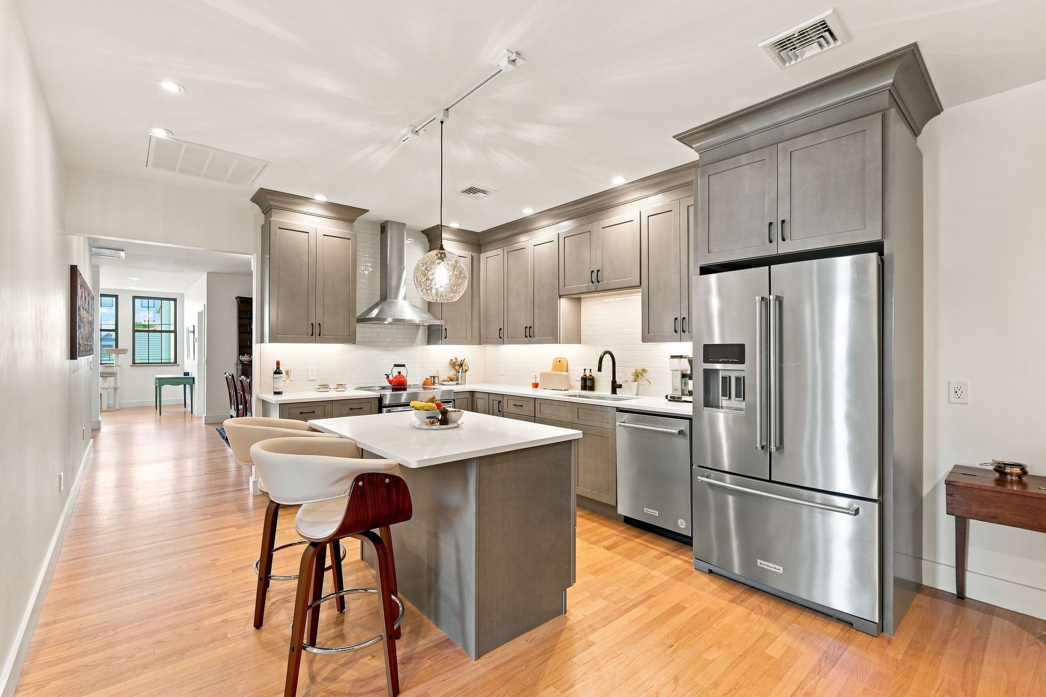 17 Hawley St. # 201 Property Photo 5