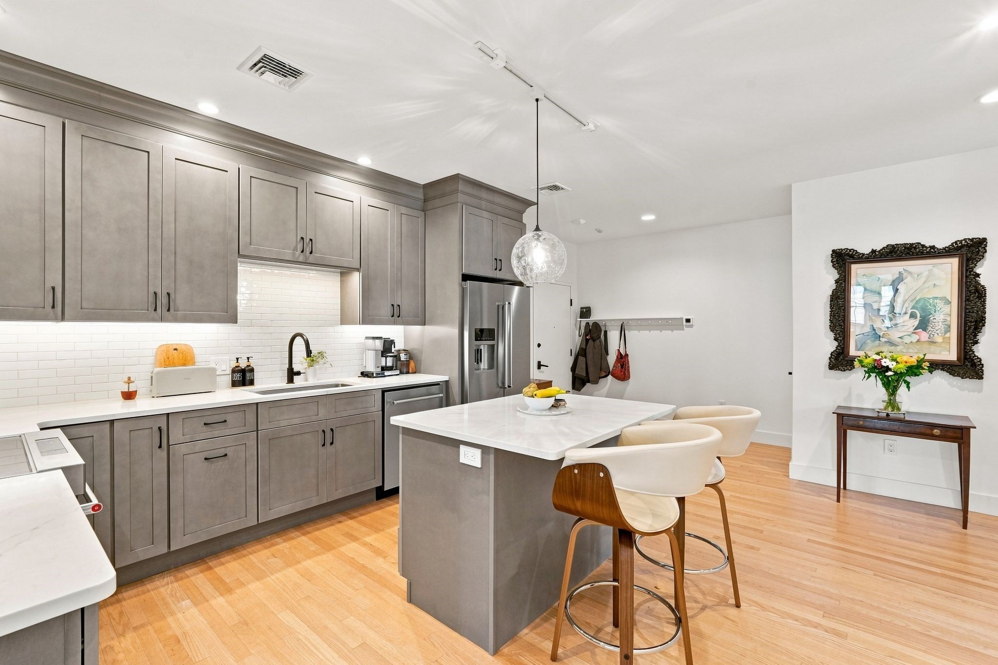 17 Hawley St. # 201 Property Photo 6