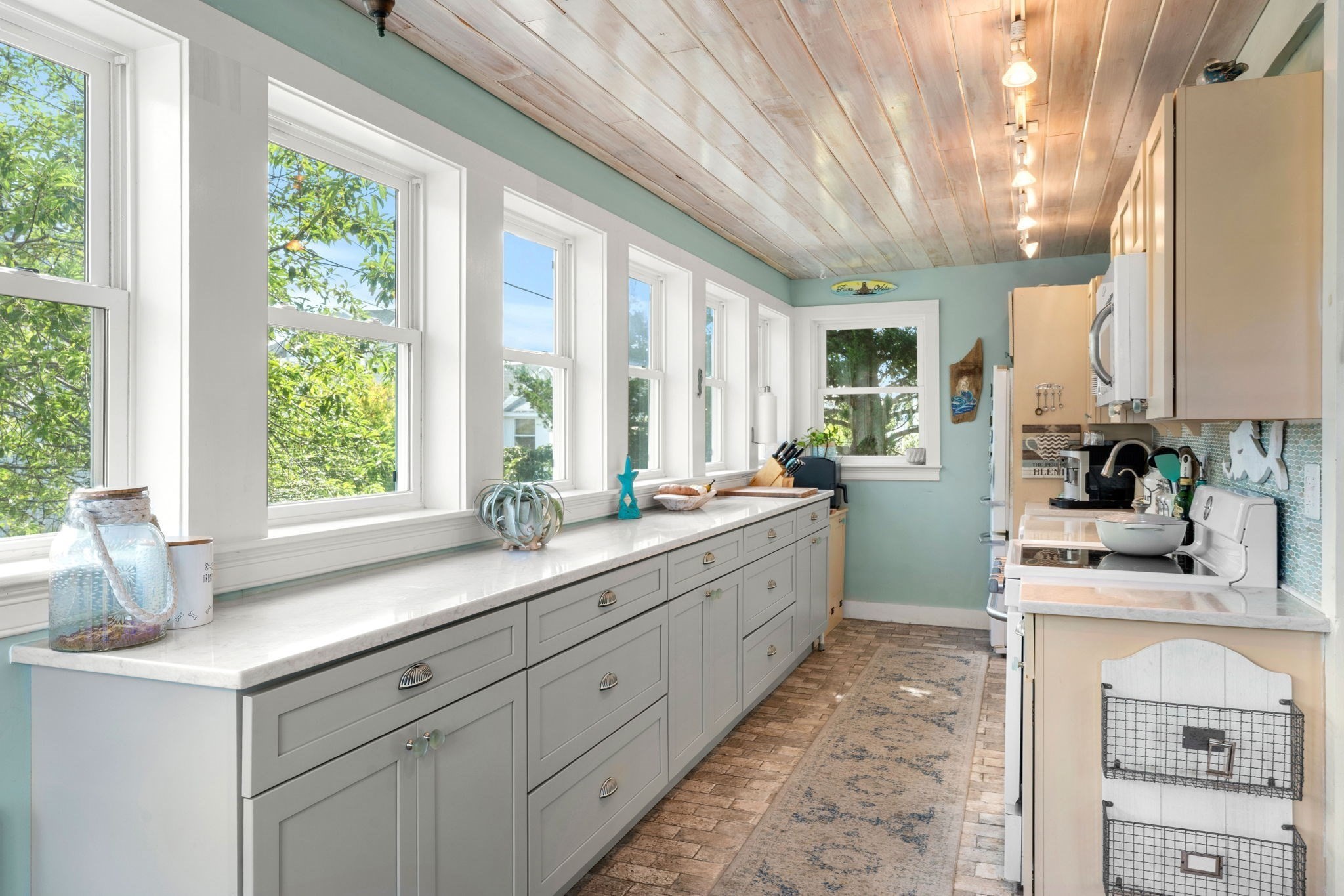 11 69th Street Property Photo 16