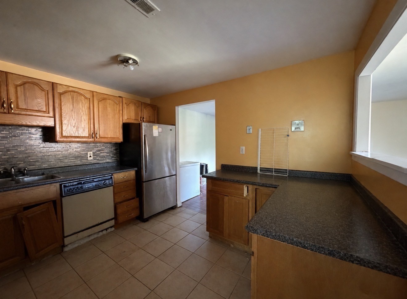 221 Oak Street # 21 Property Photo 6